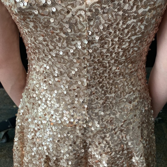 Very sweet cocktail dress bought for a show never used. - Picture 3 of 4